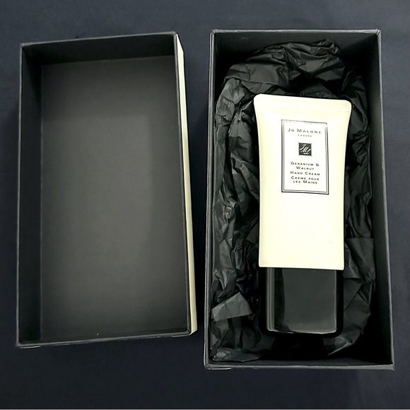 Jo Malone London Hand Cream Geranium And Walnut 1.7 fl oz/50mL In Box - Picture 1 of 10